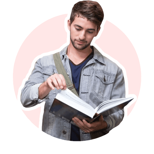 Estudiante con un libro en la mano, ejecutando las técnicas de estudio aprendidas.